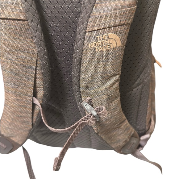 🔥 The North Face Isabella Backpack in Rabbit Grey Copper Melange 🔥 - Picture 5 of 10
